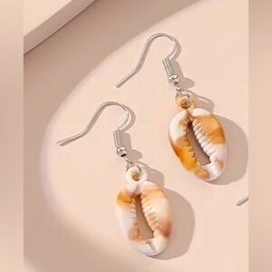 Seashell Dangle Earrings
